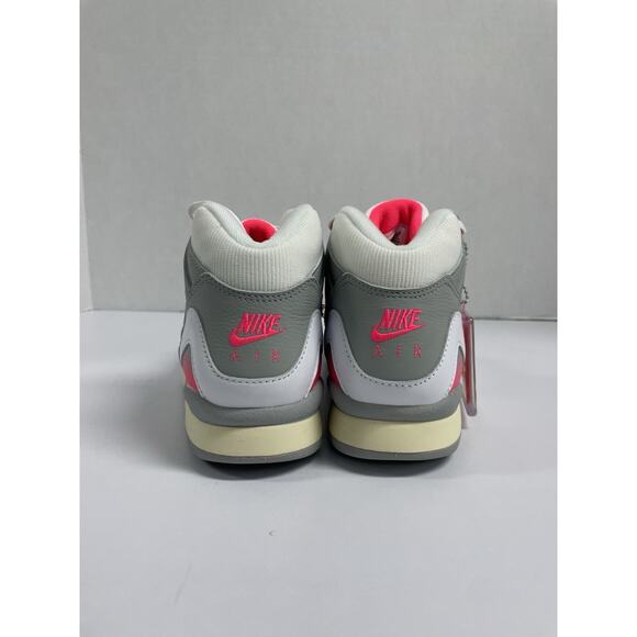 Athletic_Shoes